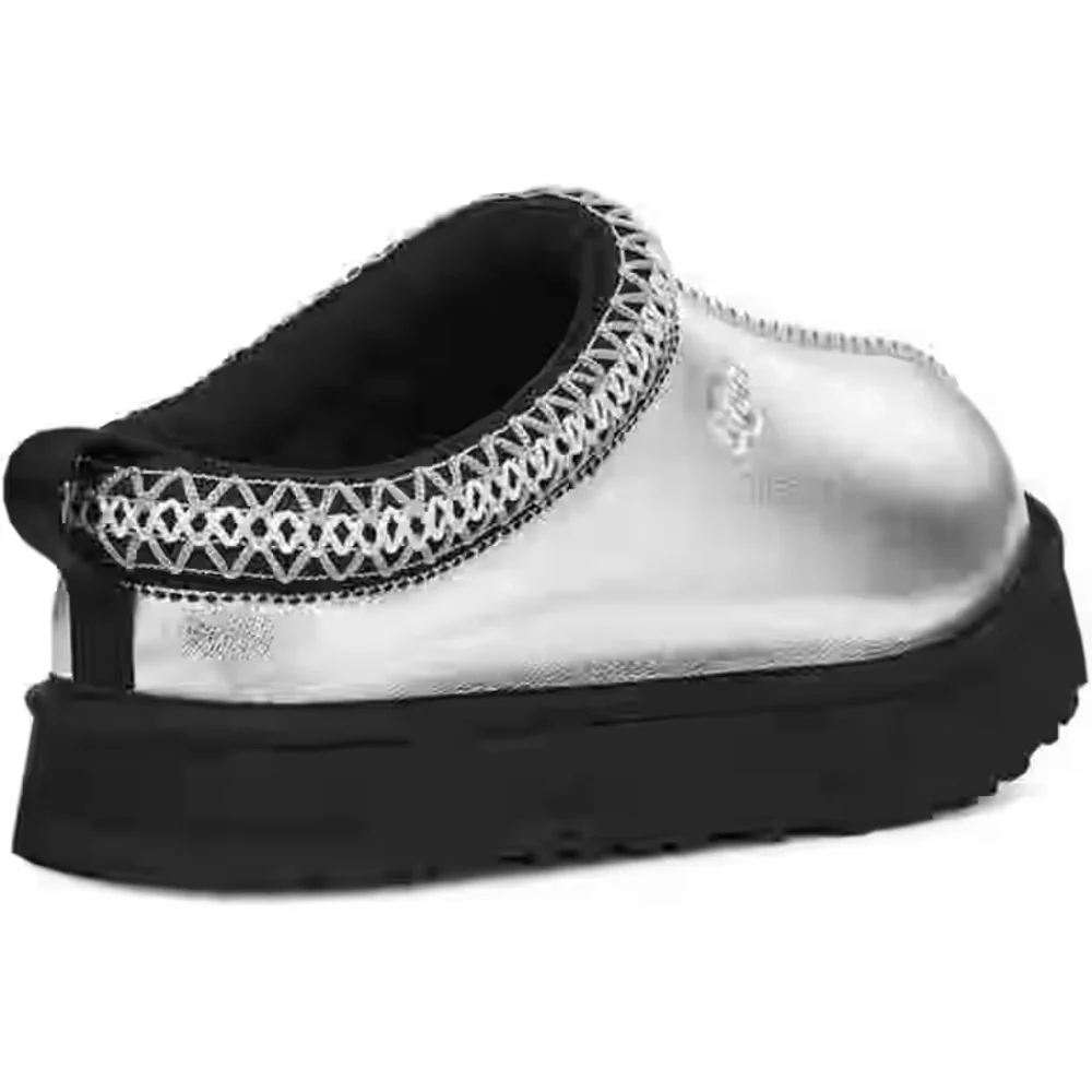NEW UGG Unisex Kids Silver Slip-On Shoes Size 4